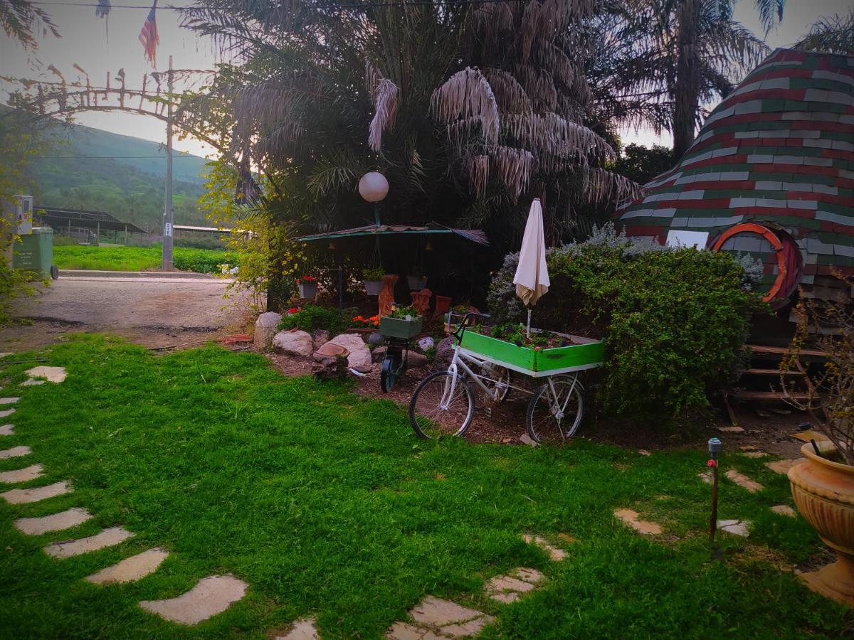 Family Cabin Menaẖemya Екстериор снимка
