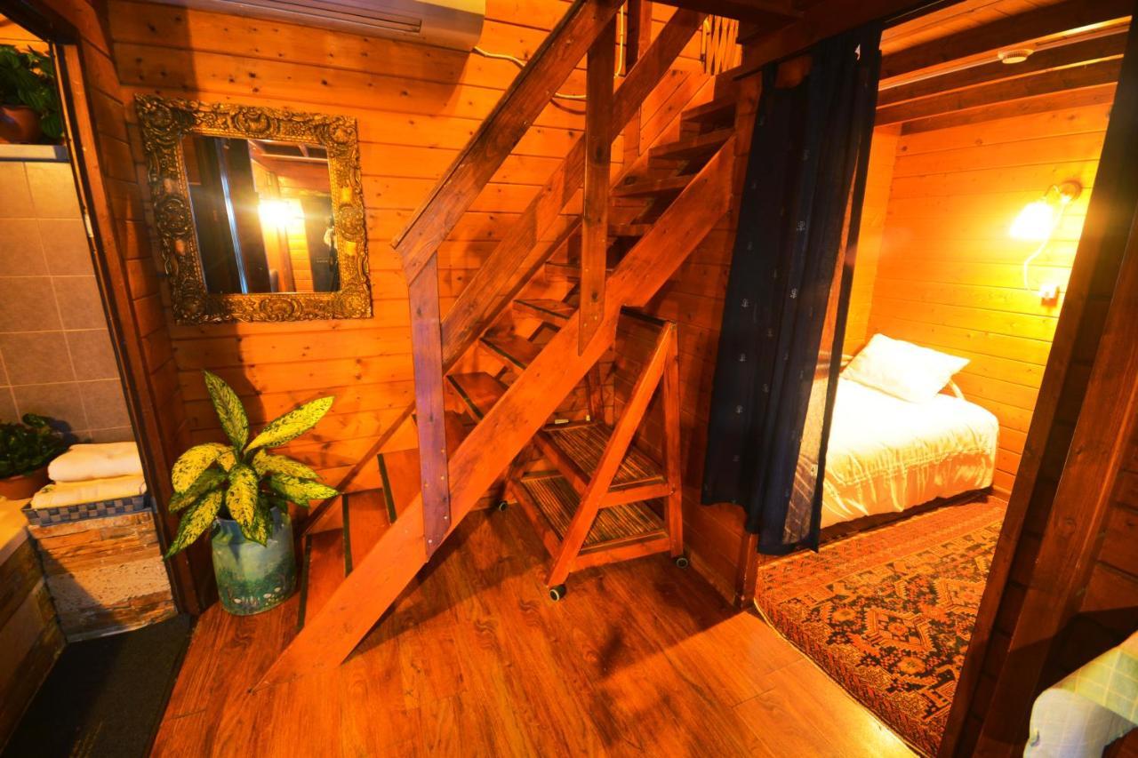 Family Cabin Menaẖemya Екстериор снимка