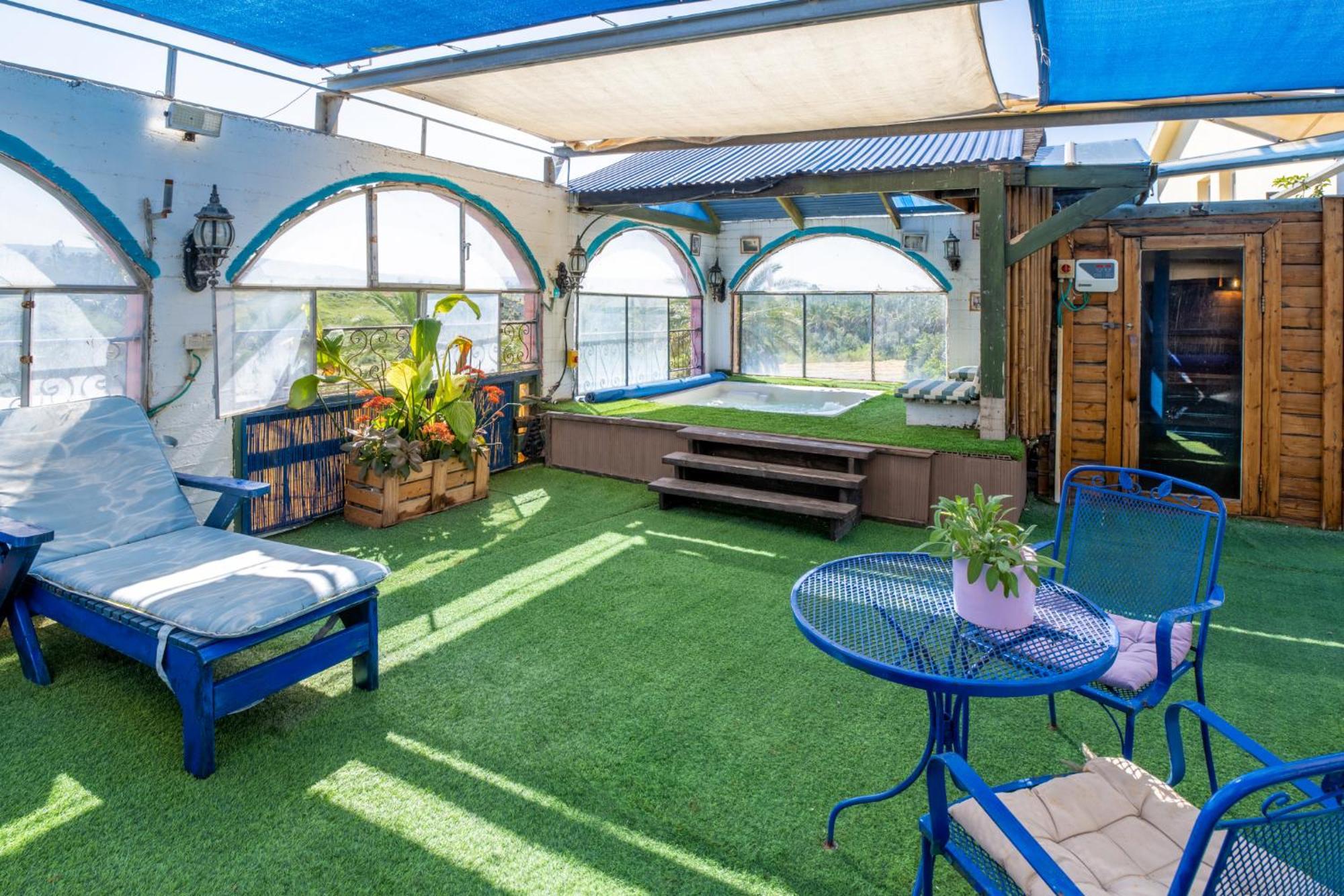 Family Cabin Menaẖemya Екстериор снимка