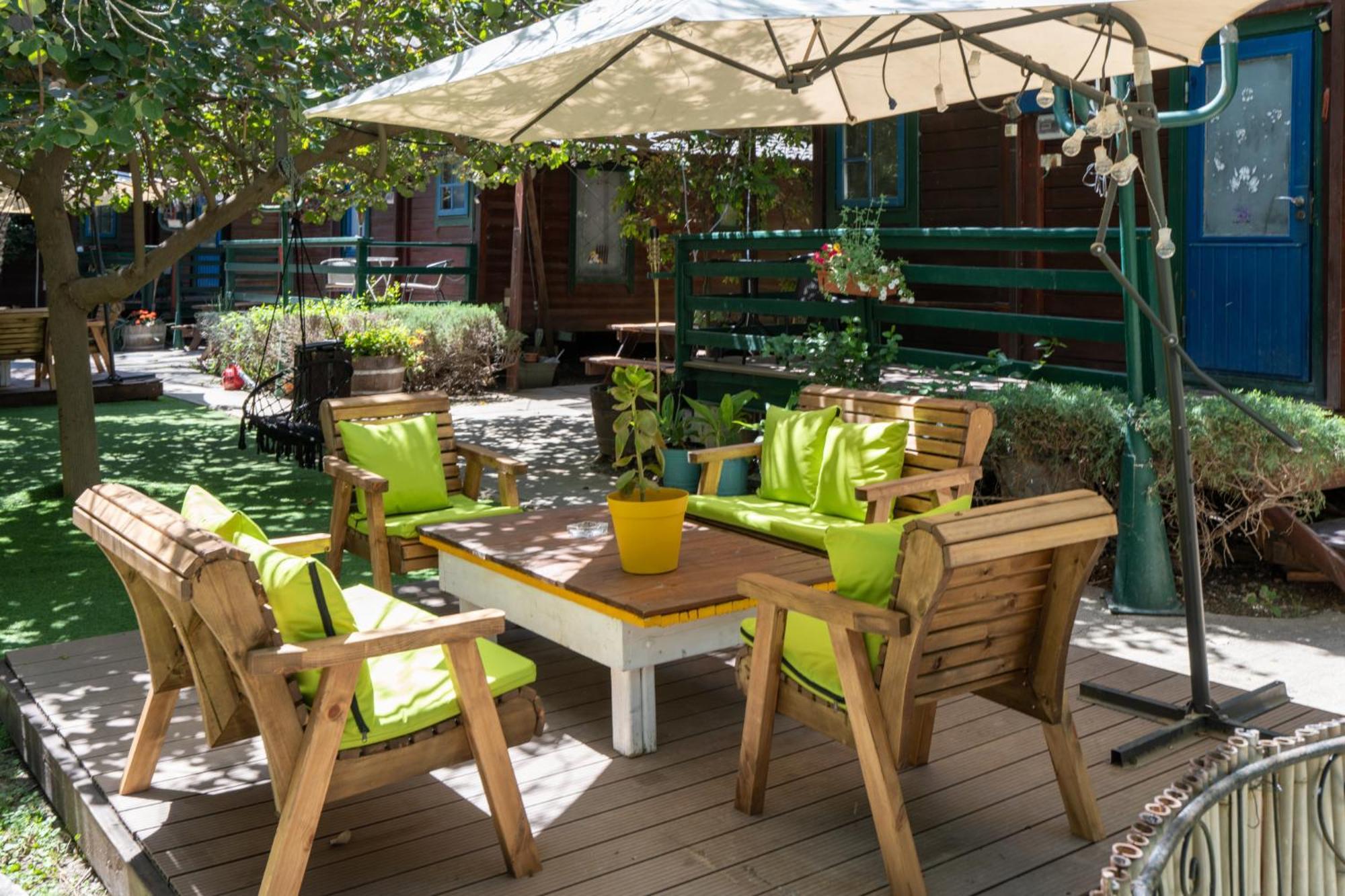 Family Cabin Menaẖemya Екстериор снимка