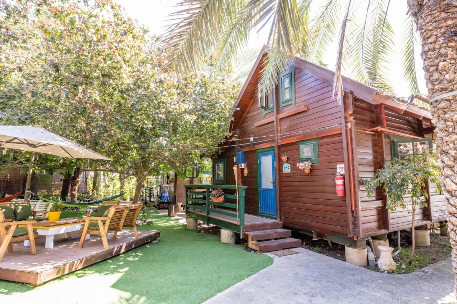 Family Cabin Menaẖemya Екстериор снимка