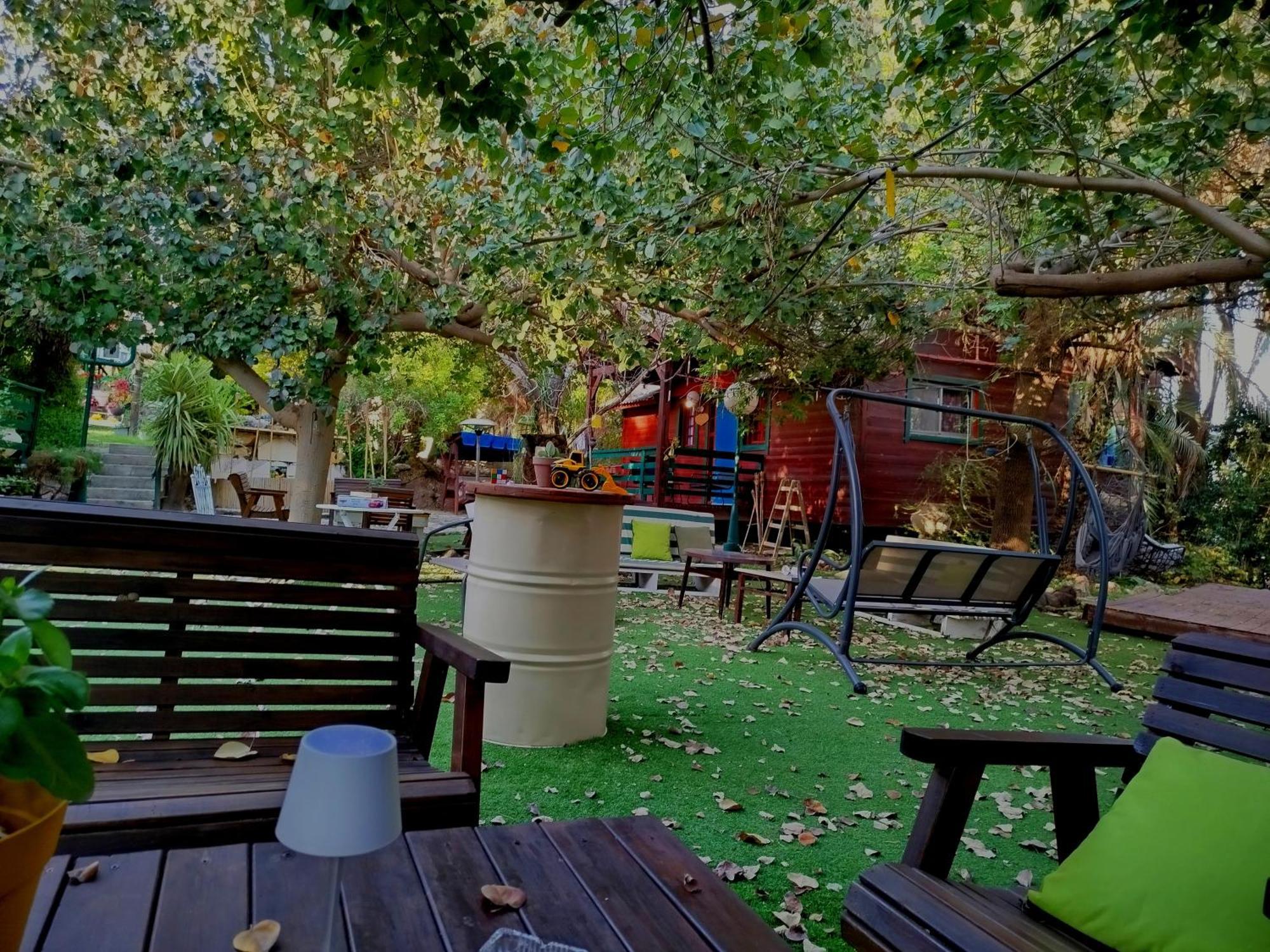 Family Cabin Menaẖemya Екстериор снимка